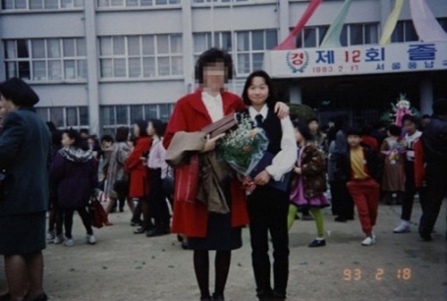 장윤주 졸업사진(출처: 온라인 커뮤니티)