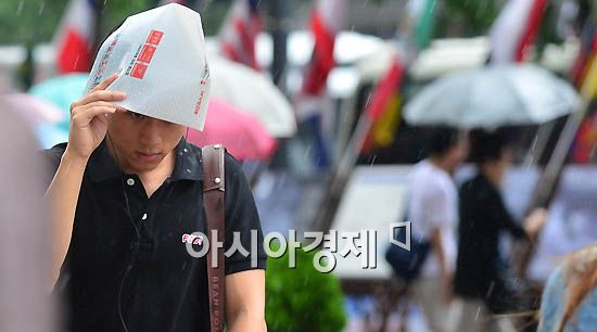 [포토]소나기를 피해라