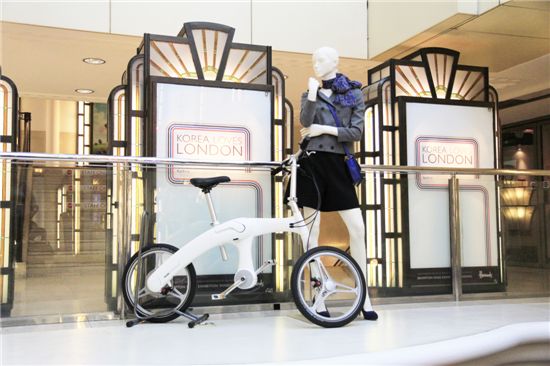 만도, 무체인 전기자전거 런던 해로즈 백화점 최초 공개