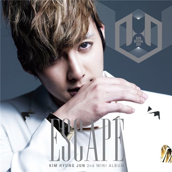 Album cover of Kim Hyung-jun's Japanese release of "ESCAPE" [S-Plus ENtertainment]
