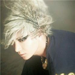 Lee Teuk's Twitter profile picture [Lee Teuk's official Twitter account]