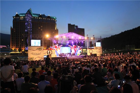 ▲하이원리조트에서 즐기는 '한여름밤의 콘서트'