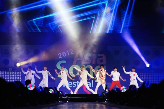 [PHOTO]MBLAQ, ZE:A, Teen Top show off boyish charm at World Expo