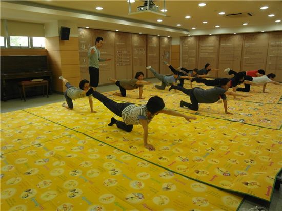 아가씨 몸매 되찾아 드려요~~