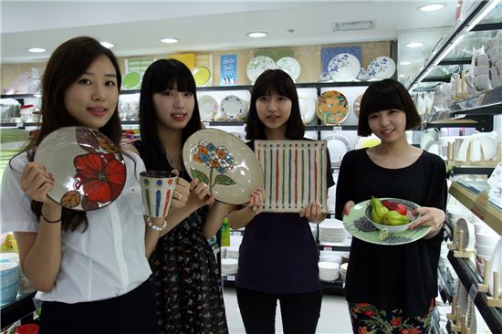 [포토]"붓으로 그렸어요"