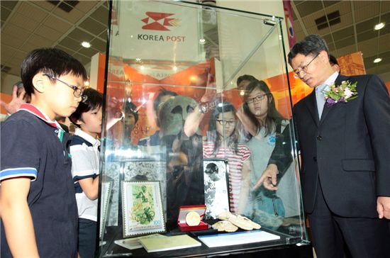 역대 올림픽 기념우표·세계 명화우표 보려면?