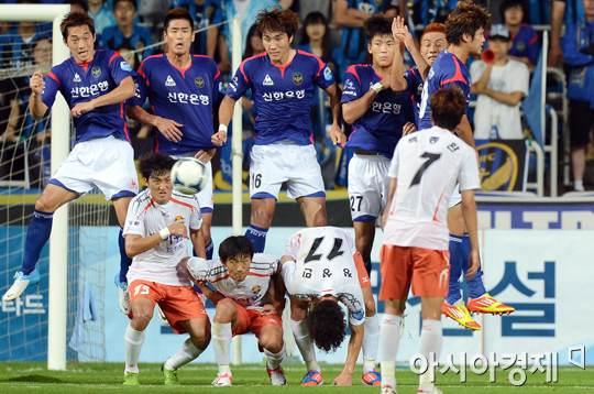 [포토] 인천은 위로 강원은 아래로