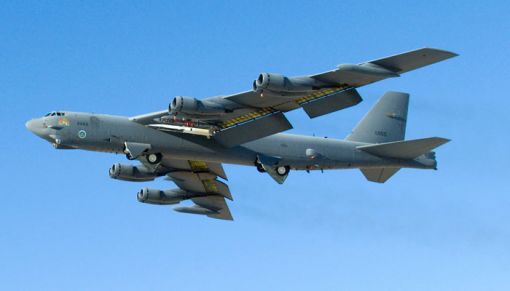 핵탄두 탑재 공중순항발사미사일 탑재 B-52 한반도 상공 비행한다
