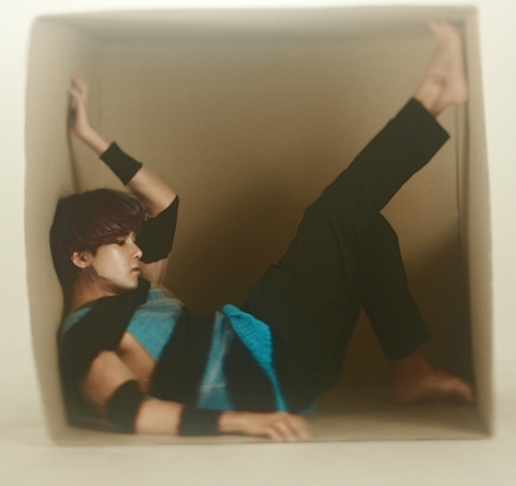 Super Junior's Ryeowook poses for an individual shot for his group's 6th full-length album "Sexy, Free & Single," which was released on July 1, 2012. [SM Entertainment]