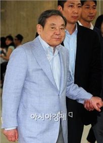 [포토]미소 짓는 이건희 회장