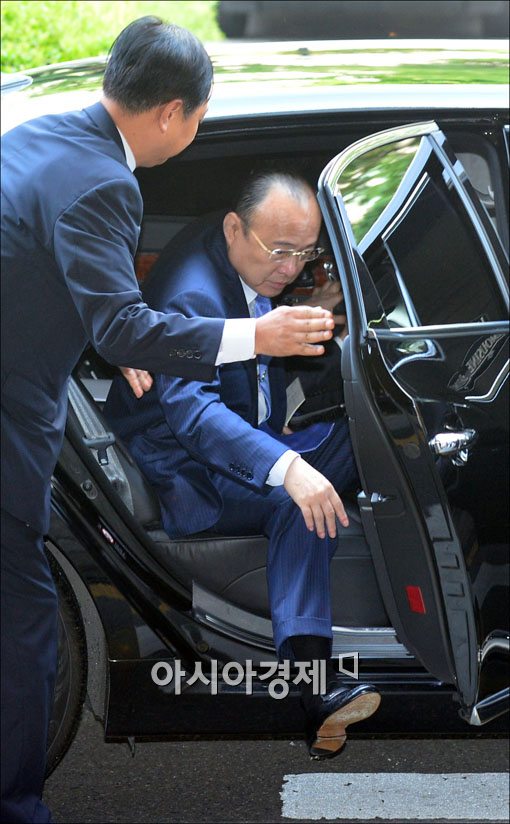 [포토]법원들어가는 김승연 회장