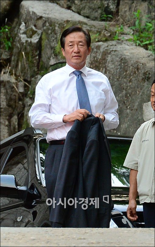 [포토]변중석 여사 5주기 참석하는 정몽준 의원
