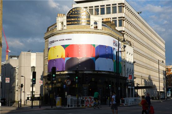 휠라의 영국 런던 현지 대형 옥외 광고
