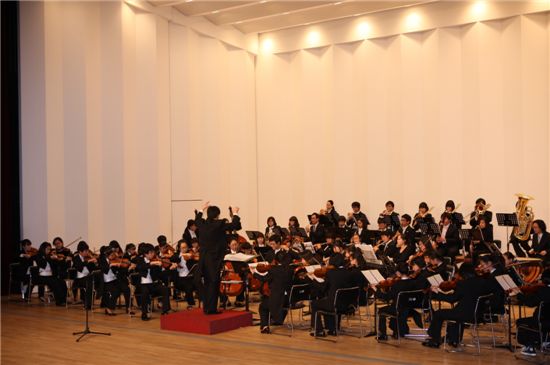 강북구립청소년오케스트라 신년음악회 연주 모습 