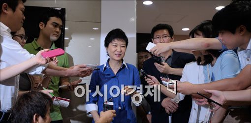 박근혜 "盧 청와대 기록물 폐기지시? 있을 수 없는 일"