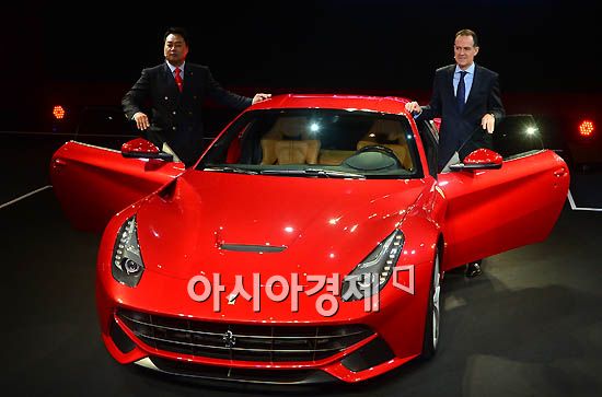 [포토]가장 빠른 페라리 'F12 베를리네타' 한국 상륙