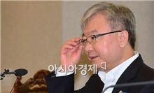 김석동, 지주회장단에게 "어려울때 우산 뺏지 말라"