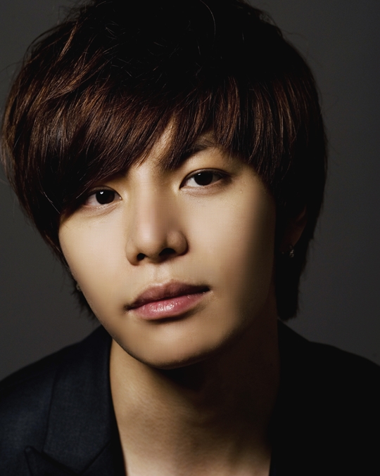 Former T-MAX member Park Yun-hwa poses for a profile picture posted on his official website. [Made In]