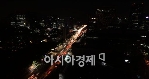[포토]자동차 궤적만 흐르는 서울시내
