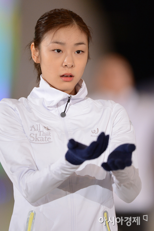 [포토] 김연아 '진지한 눈빛으로'