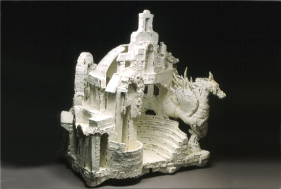 White MemoryⅠ, 석기점토, 동적유, 1240℃ 환원소성 81x76x66cm, 2001