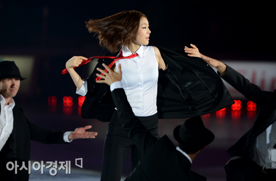 [포토] 김연아 '오늘도 남장 변신 성공!'