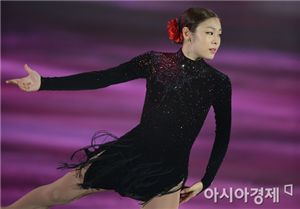 [포토] 록산느의 탱고 선보이는 김연아