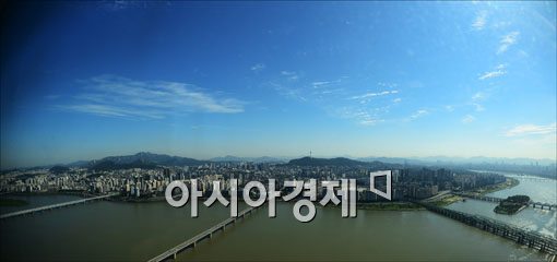 [포토]구름한점 없는 서울하늘