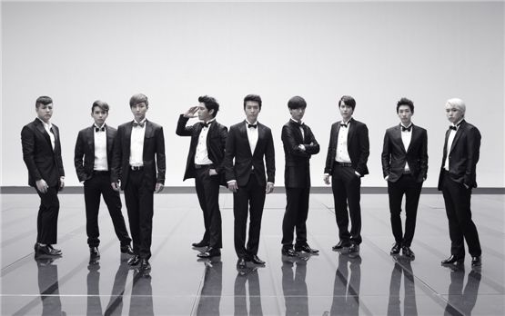 Super Junior, ZE:A members arrive in Korea despite Typhoon Bolaven
