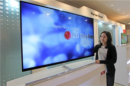 중국에서 혁신 기술상을 수상한 LG디스플레이의 '무변경병'패널이 적용된 TV. 