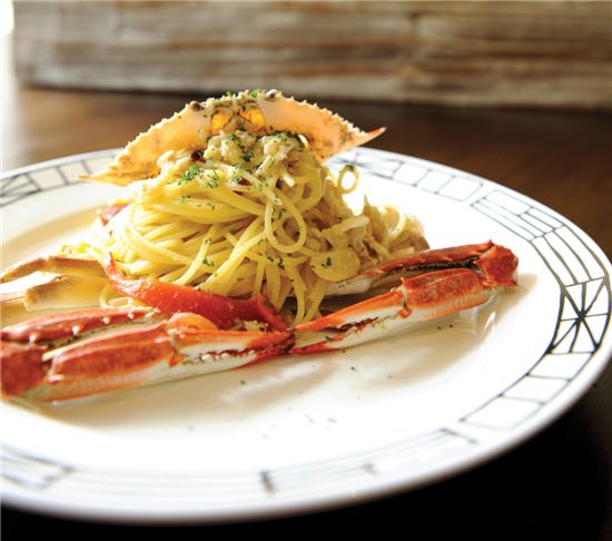 눈으로 맛보는 즐거움 꽃게가 통째로 들어간 파스타 
