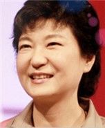 박근혜, '내 무덤에 침을 뱉으라'로 역사입장 총정리