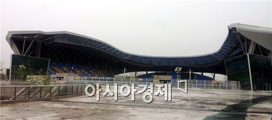 지난 3월 준공된 인천 축구전용 경기장 전경. /사진=노승환 기자 todif77@