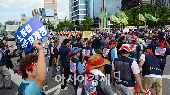 [포토] 민주노총 총파업 결의 도심행진