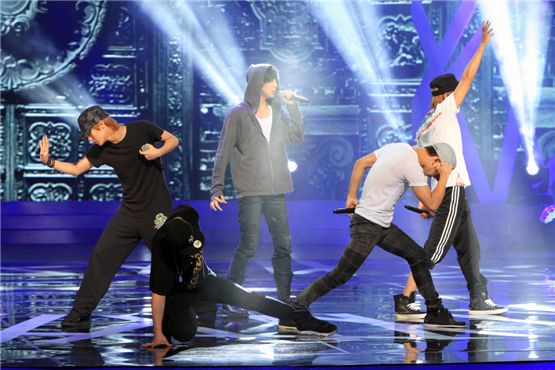 MBLAQ Cheon-dung performs with other members during the rehearsal of the seventh Seoul International Drama Awards held at the National Theater of Korea in Seoul on August 30, 2012. [Monica Suk/10Asia]