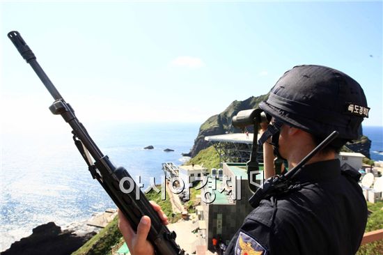 독도훈련 '자위대는 최대·한국군은 최소'
