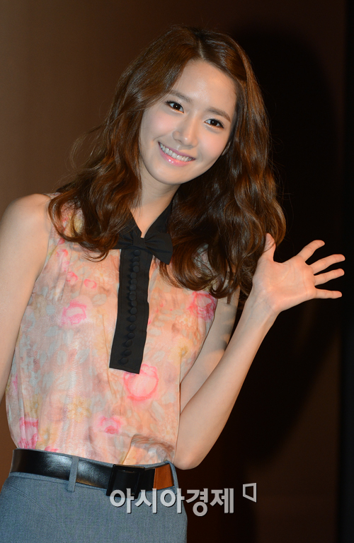 [포토] 소녀시대 윤아 '귀여운 손인사'