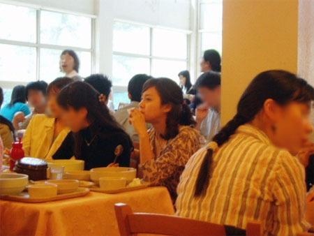 김태희 학생식당 포착 "고급 음식점인 줄 알았어"