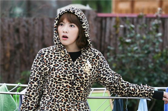 KARA member Kang Jiyoung plays her charcter, Yuri, in Tooniverse's new drama "Rainbow Rose," set to hit the airwaves on September 6, 2012. [Tooniverse]
