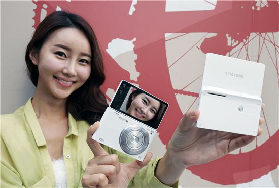 삼성, 신제품 스마트 카메라 'MV900F' 출시
