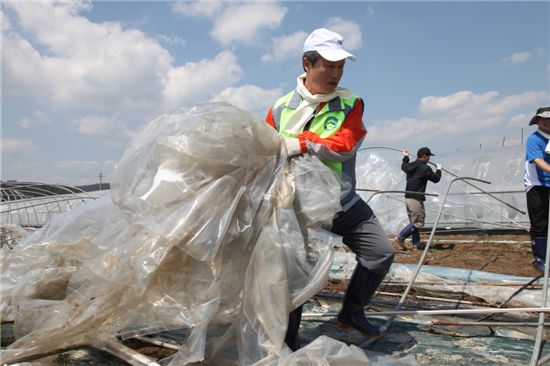 권도엽 국토장관, 태풍 피해복구 봉사활동