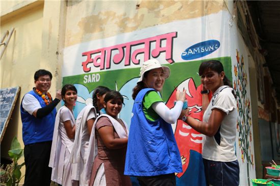 삼성重, 인도 빈민가 학교에 IT센터 건립