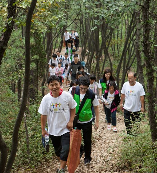 동화홀딩스, 인천지역 아동과 '친환경 산행'