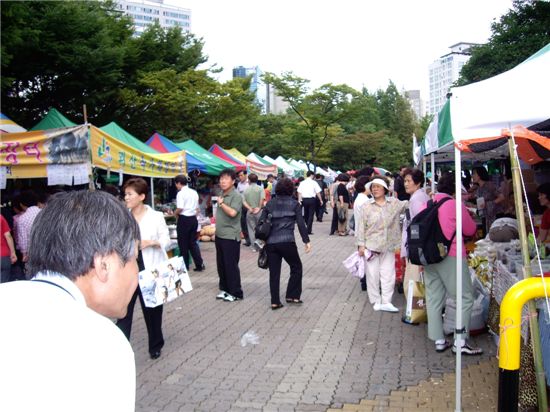 서초구, 추석맞이 직거래장터 ‘서초장날’ 운영