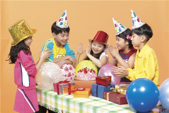 [RUNNING MOM]아동수당 ‘기본’ 기업인식 변화 ‘필수’