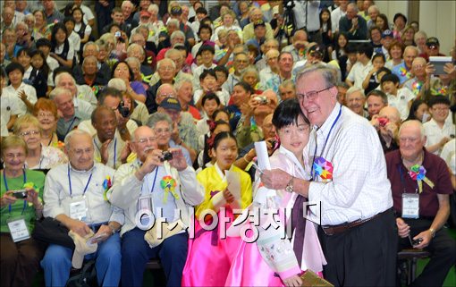 [포토]UN참전용사에 대한 초등학생 아이들의 감사 인사