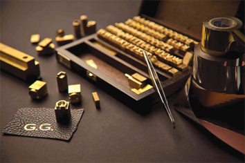 구찌, 영문 이니셜 엠보싱 서비스 시작 