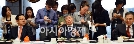 [포토]9월 금융협의회에서 발언중인 김중수 총재