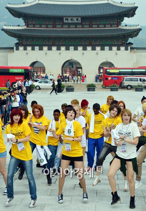 [포토]외국인들이 선보이는 강남스타일 댄스