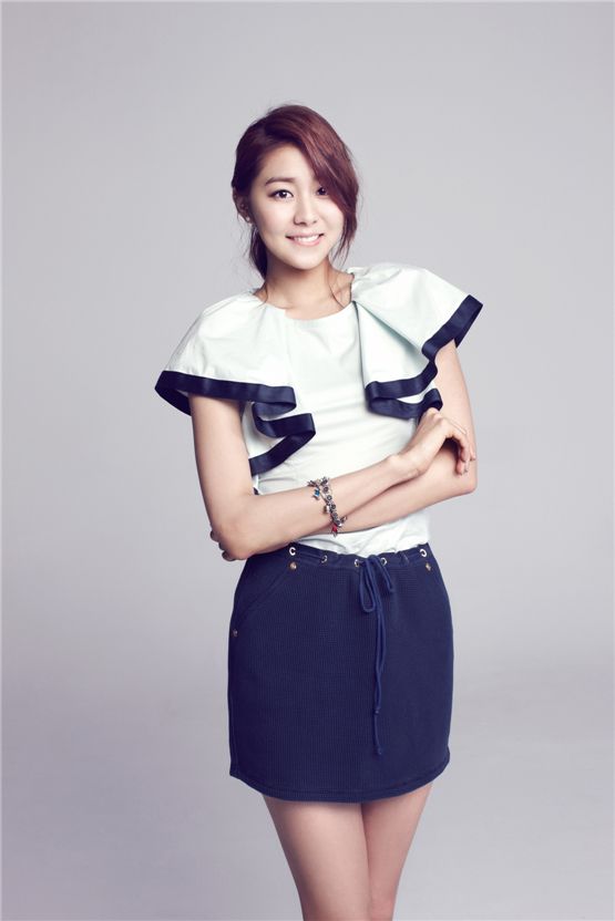 After School member UIE poses in her profile photo released by her agency Pledis Entertainment on September 21, 2012. [Pledis Entertainment]